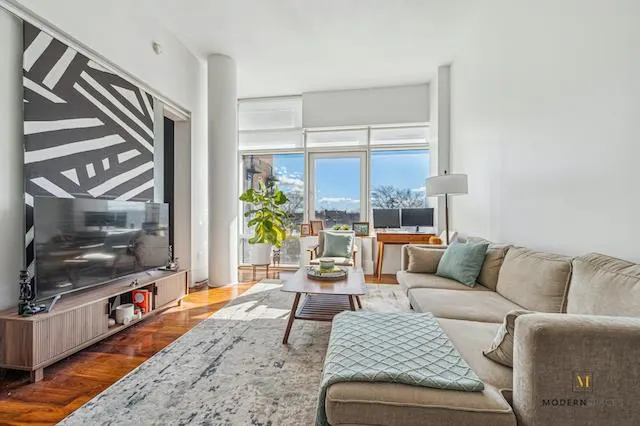 10-17 Jackson Avenue