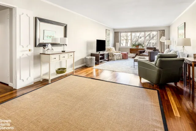 70 E 10th Street
