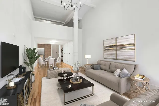 39 E 12TH Street