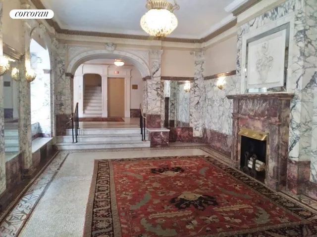 418 Central Park West