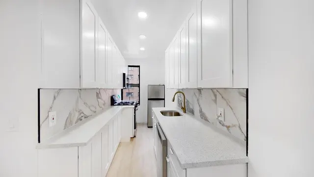 201 East 35th Street