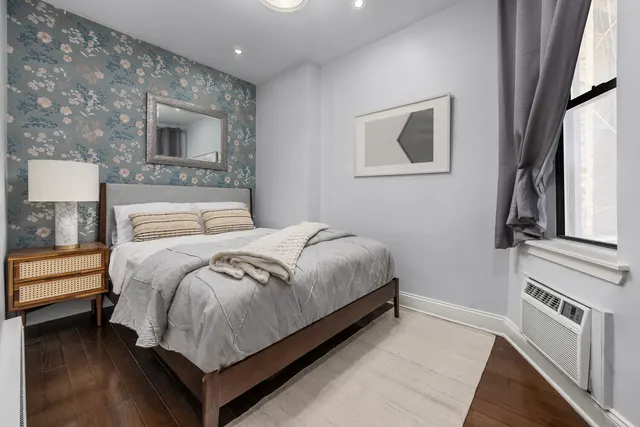 433 West 24th Street