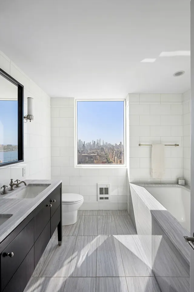 2628 Broadway