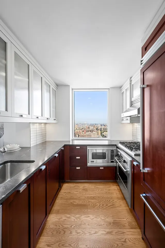 2628 Broadway