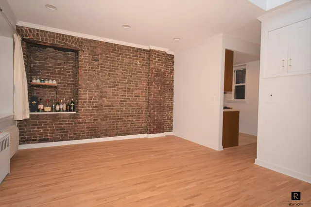207 East 21st Street
