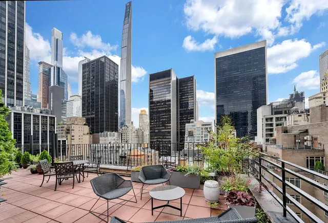 25 West 54th Street