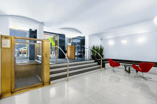 25 West 54th Street