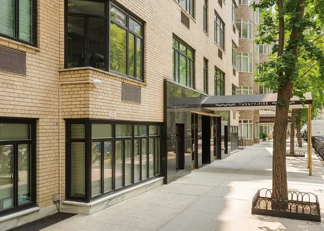 25 West 54th Street