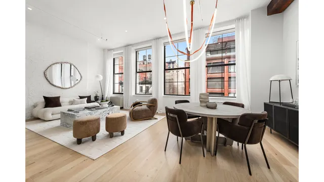 7 Bond Street