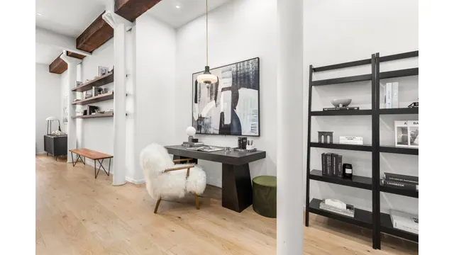 7 Bond Street