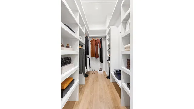 7 Bond Street