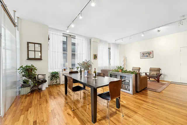 176 Broadway
