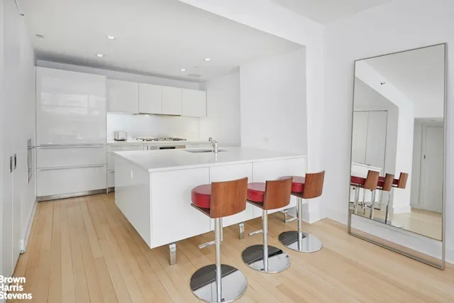 5 East 44th Street