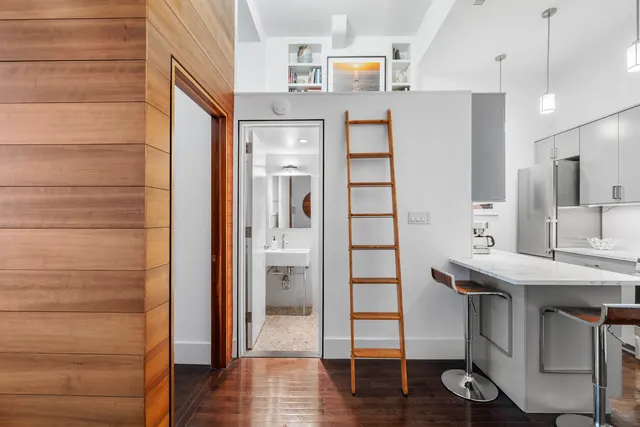35 East 10th Street