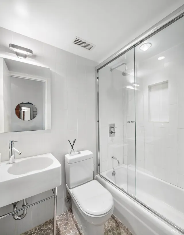 35 East 10th Street