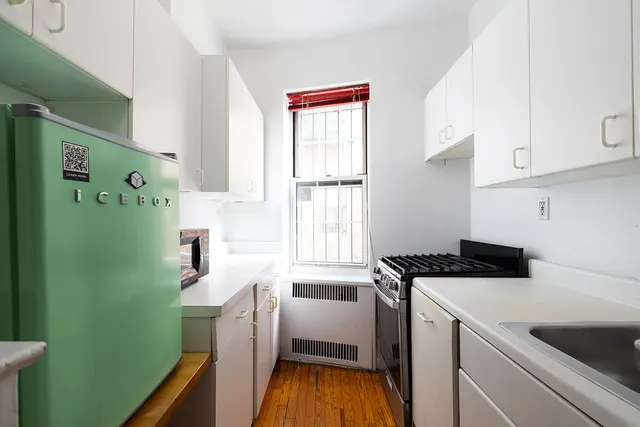 25 Minetta Lane