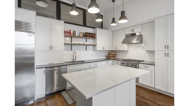 718 Broadway