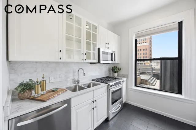 485 Central Park West