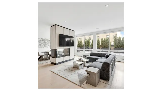 152 West 58th Street
