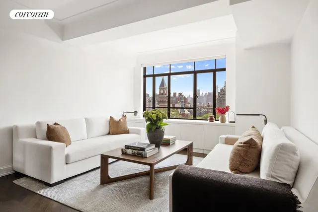 130 W 12TH Street