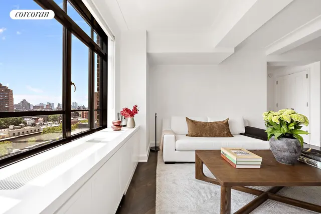 130 W 12TH Street
