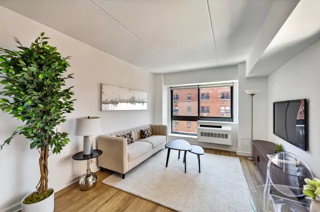 535 West 52nd Street