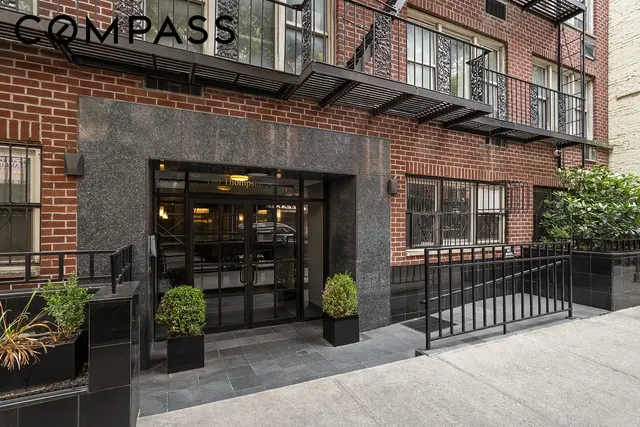 180 Thompson Street