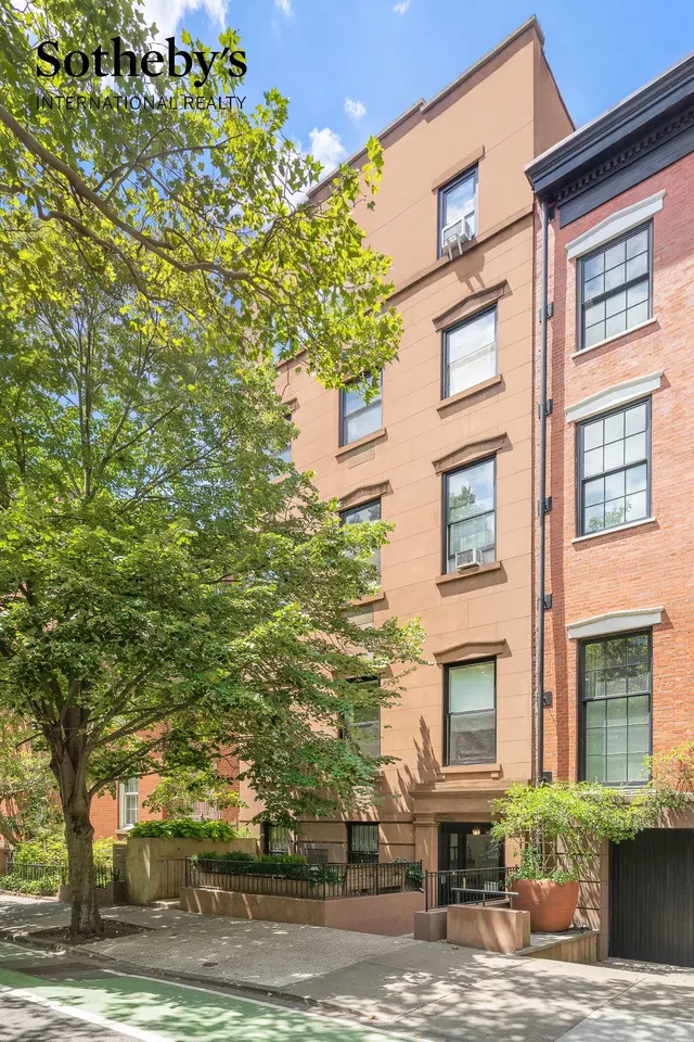 282 Henry Street