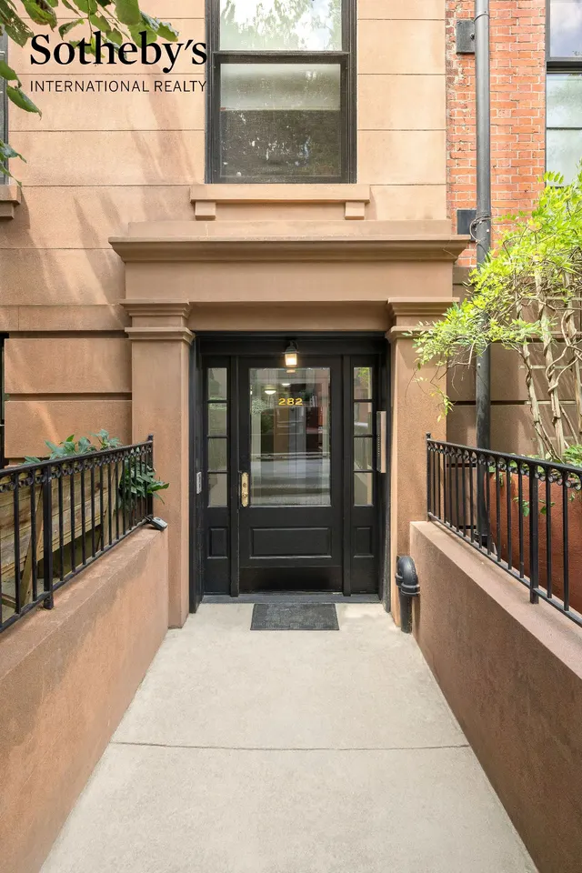 282 Henry Street