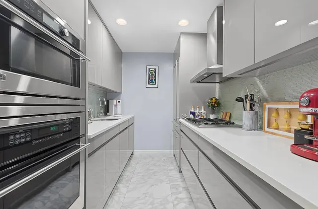 445 West 54th Street