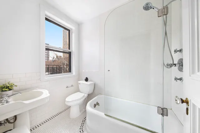 132 East 19th Street