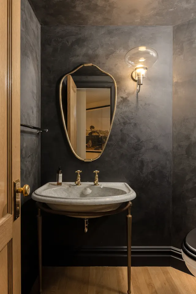 1 Bond Street