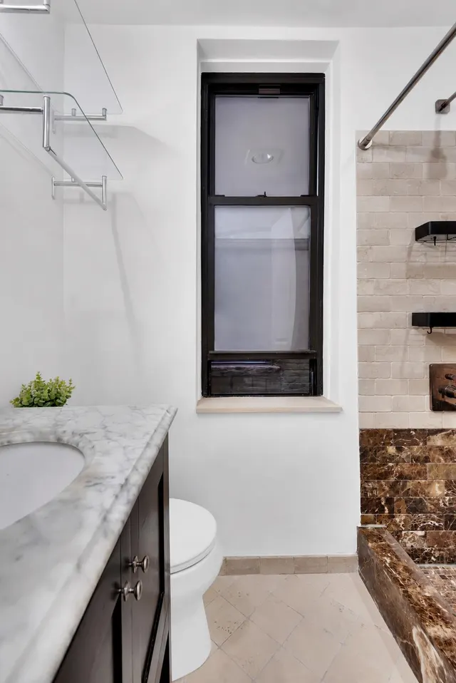 433 West 24th Street