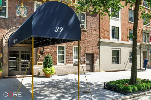 39 Fifth Avenue