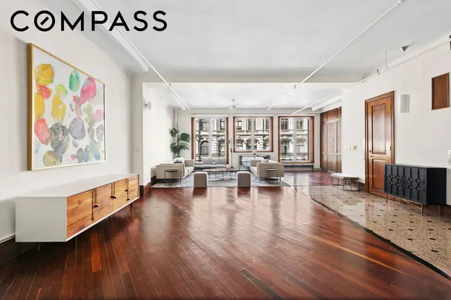 652 Broadway