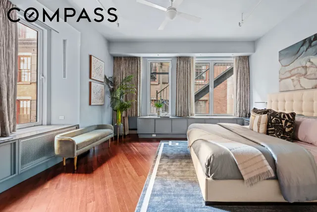 652 Broadway