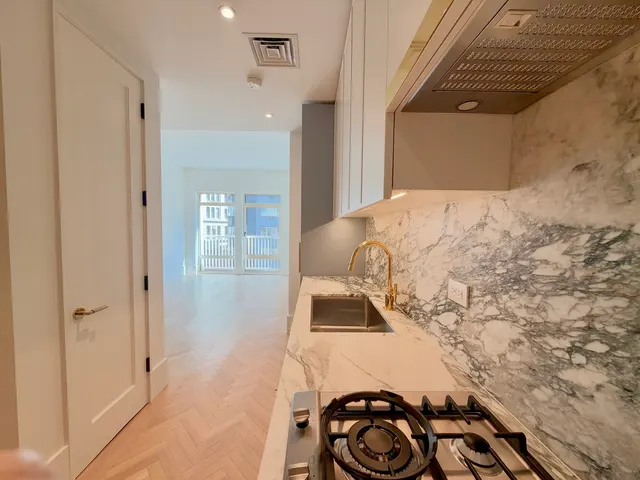 815 Broadway