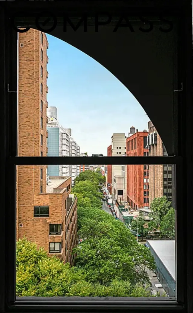 682 Broadway