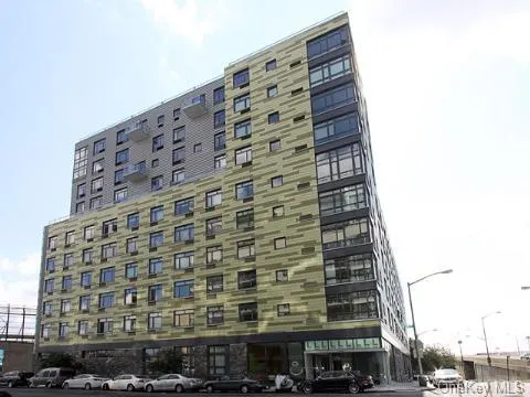 L Haus